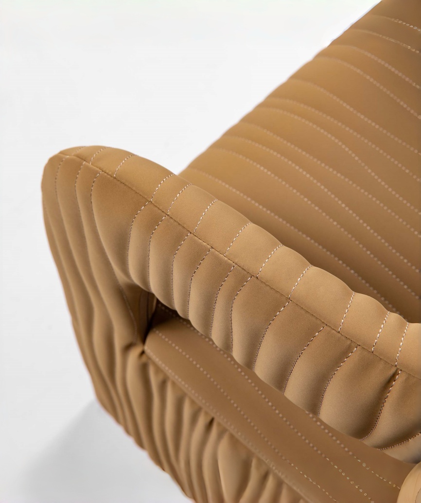Modern Quilted Faux Leather Dining Chair with Integrated Metal Frame - 图片 7